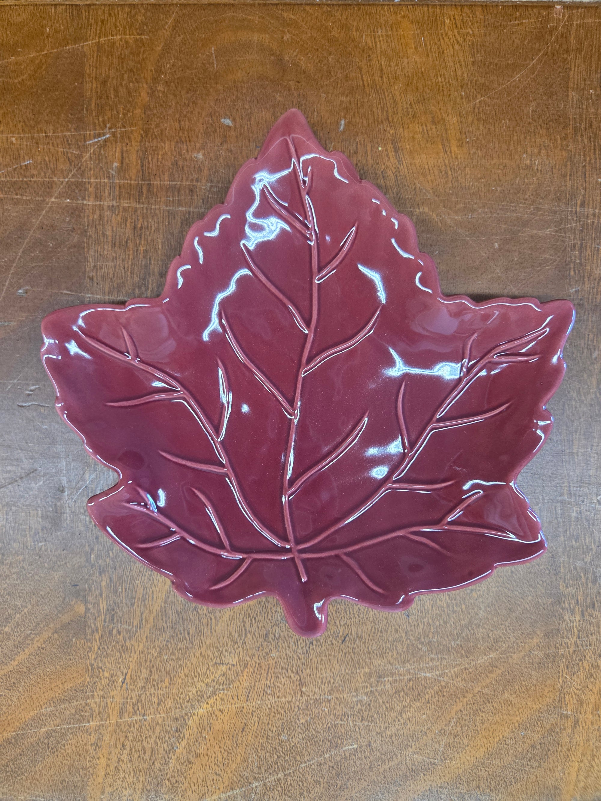 Red  Leave Plate