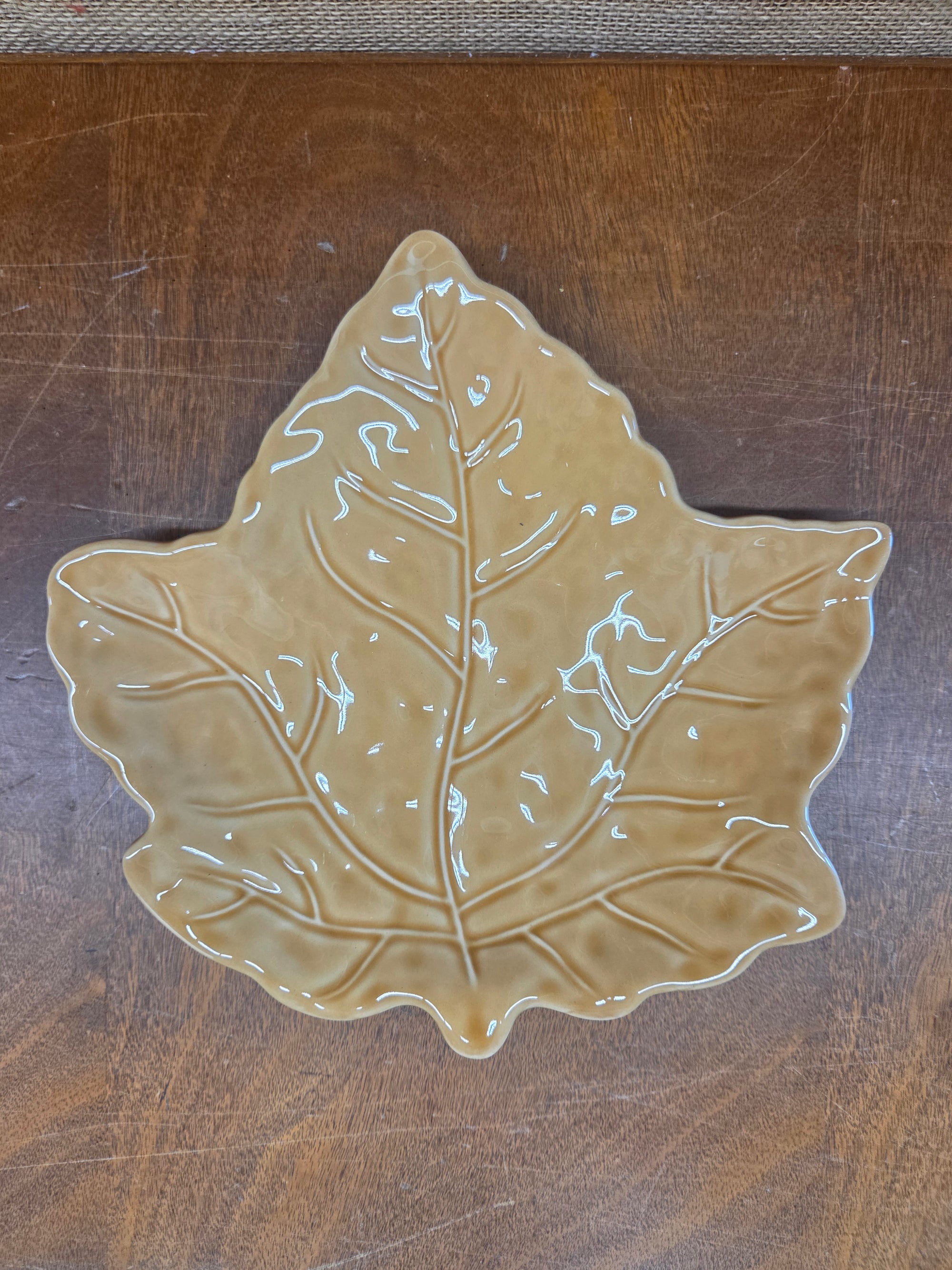 Yellow  Leave Plate