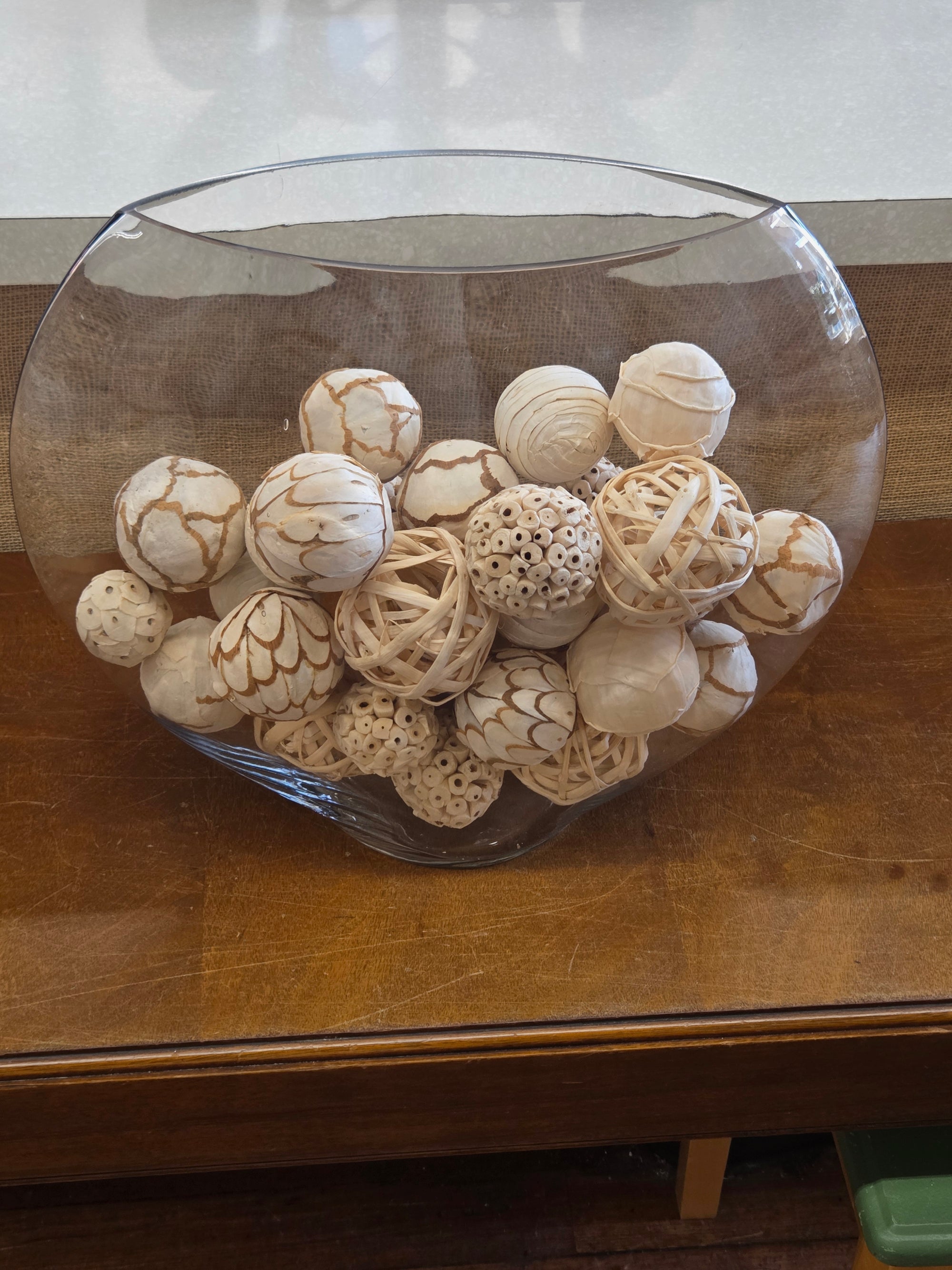 Bowl with spheres