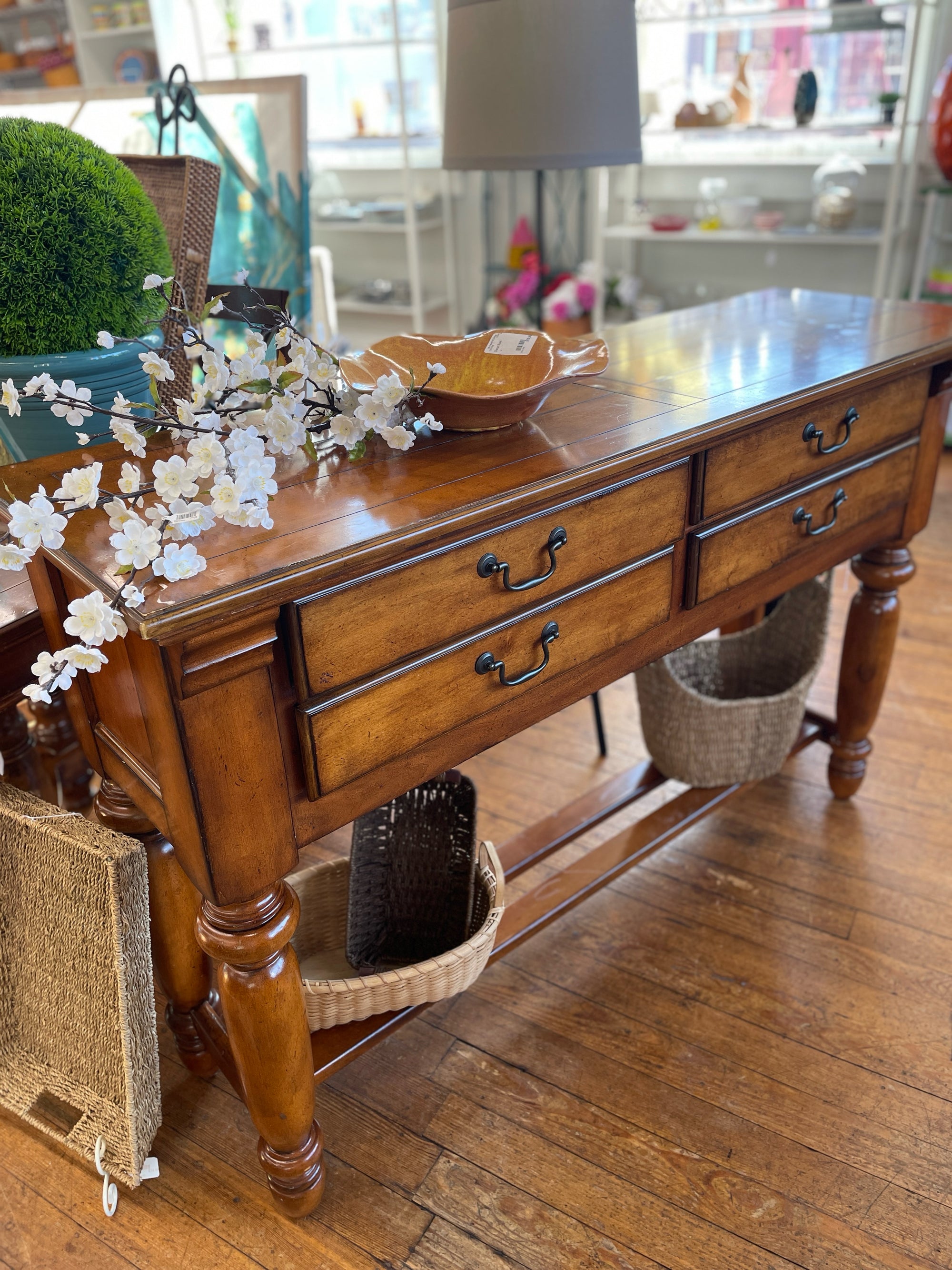 Side Board