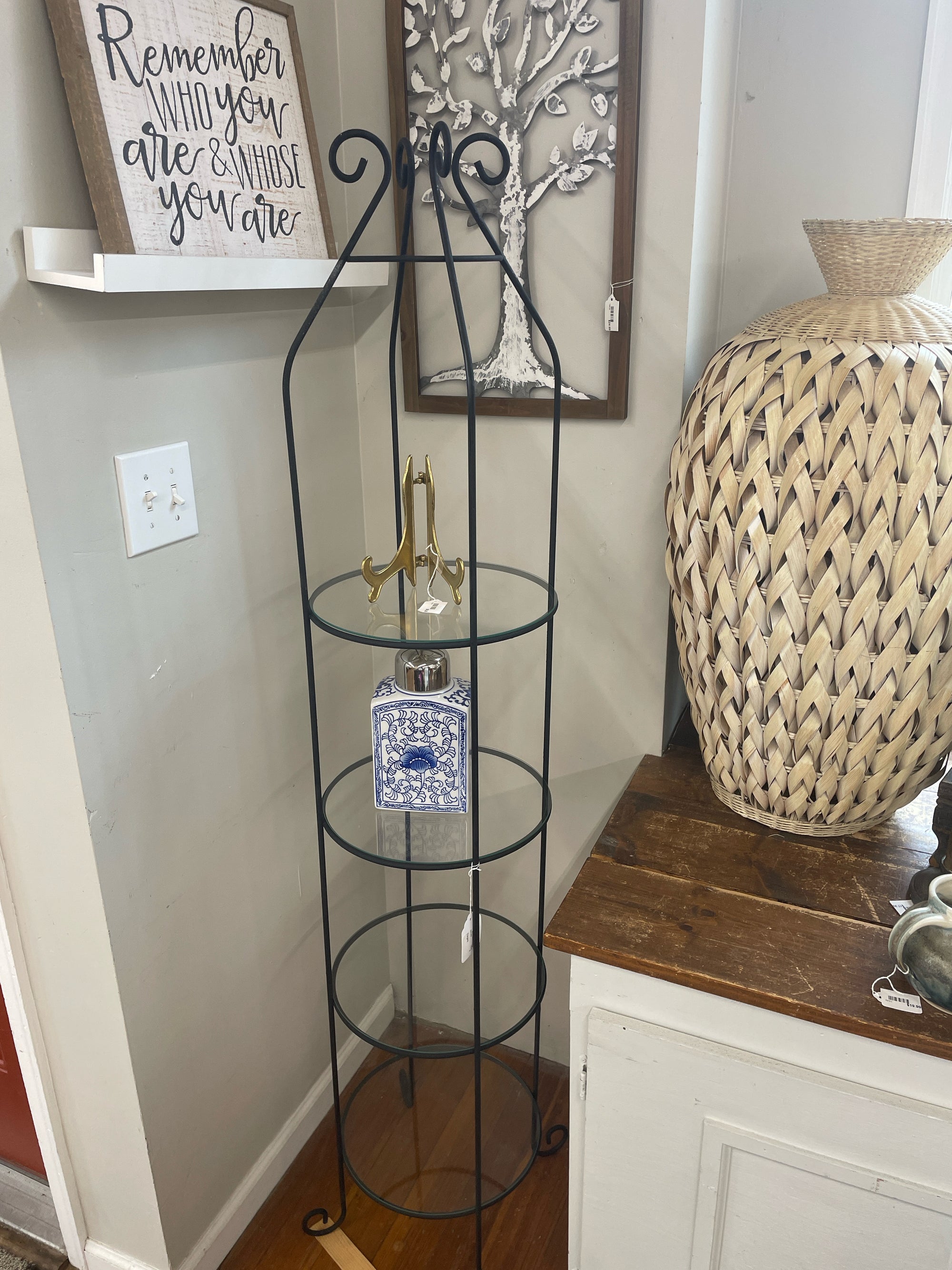 Etagere
