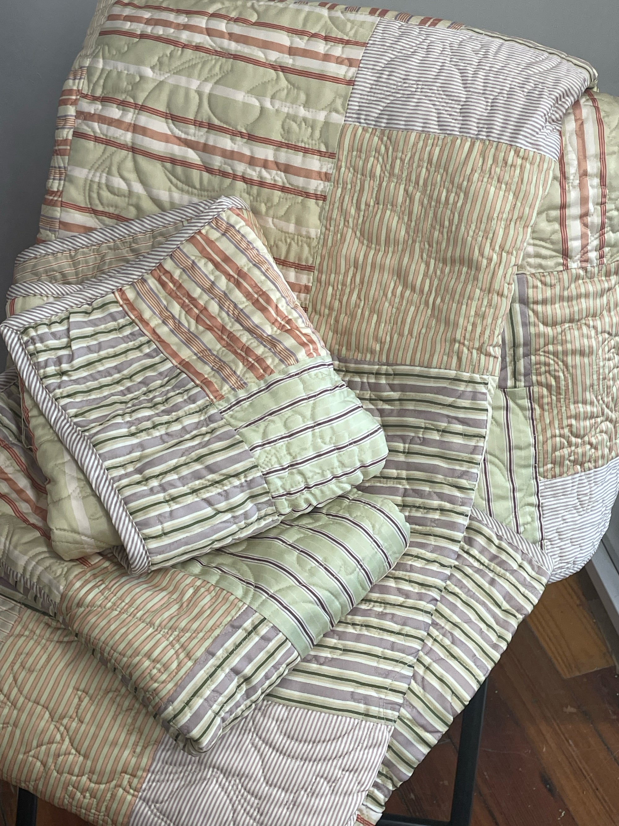 Full/Queen Comforter and Shams