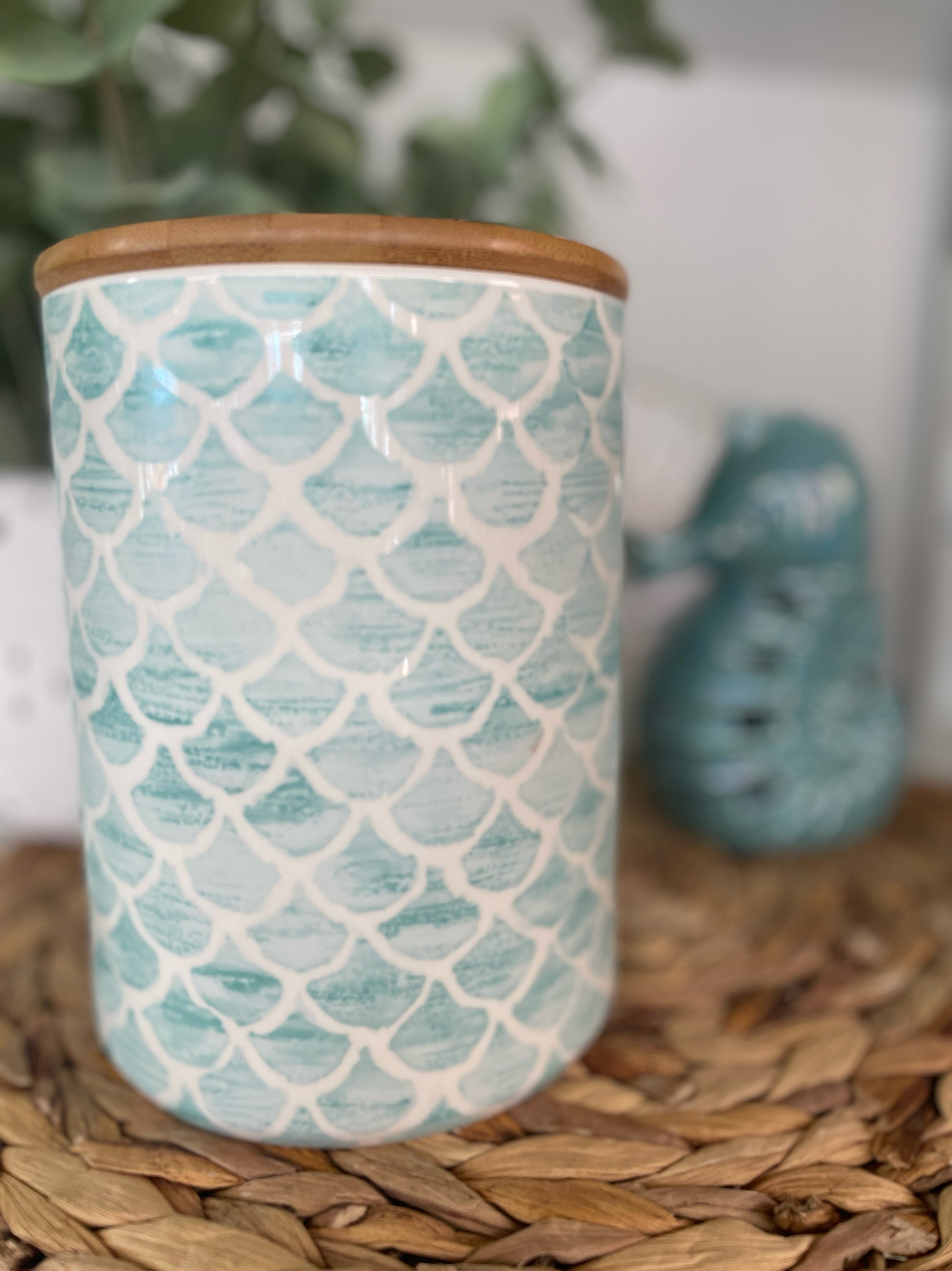 Canister and Lid