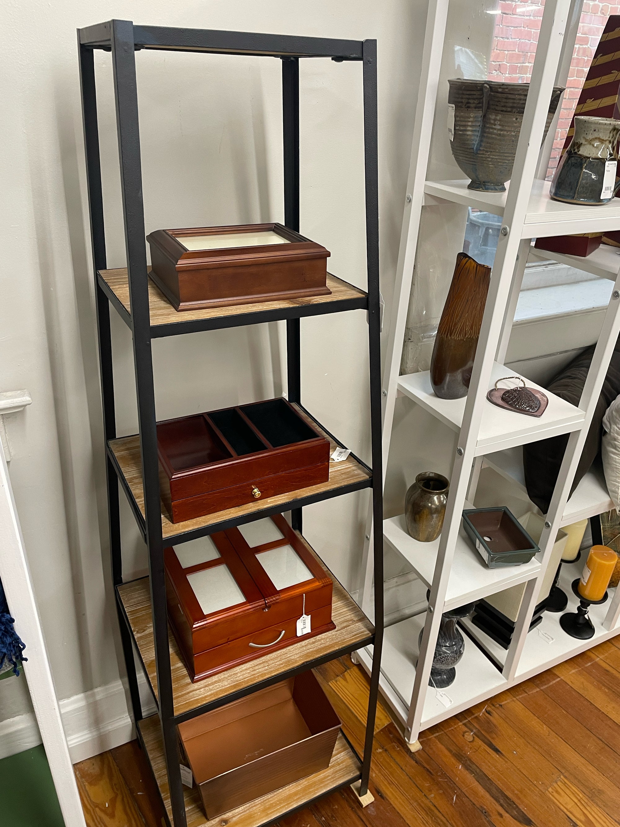 Etagere