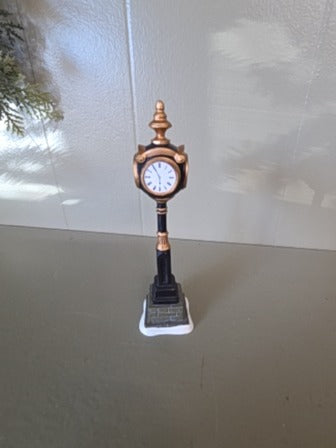 Dept. 56 Uptown Clock, Has Box