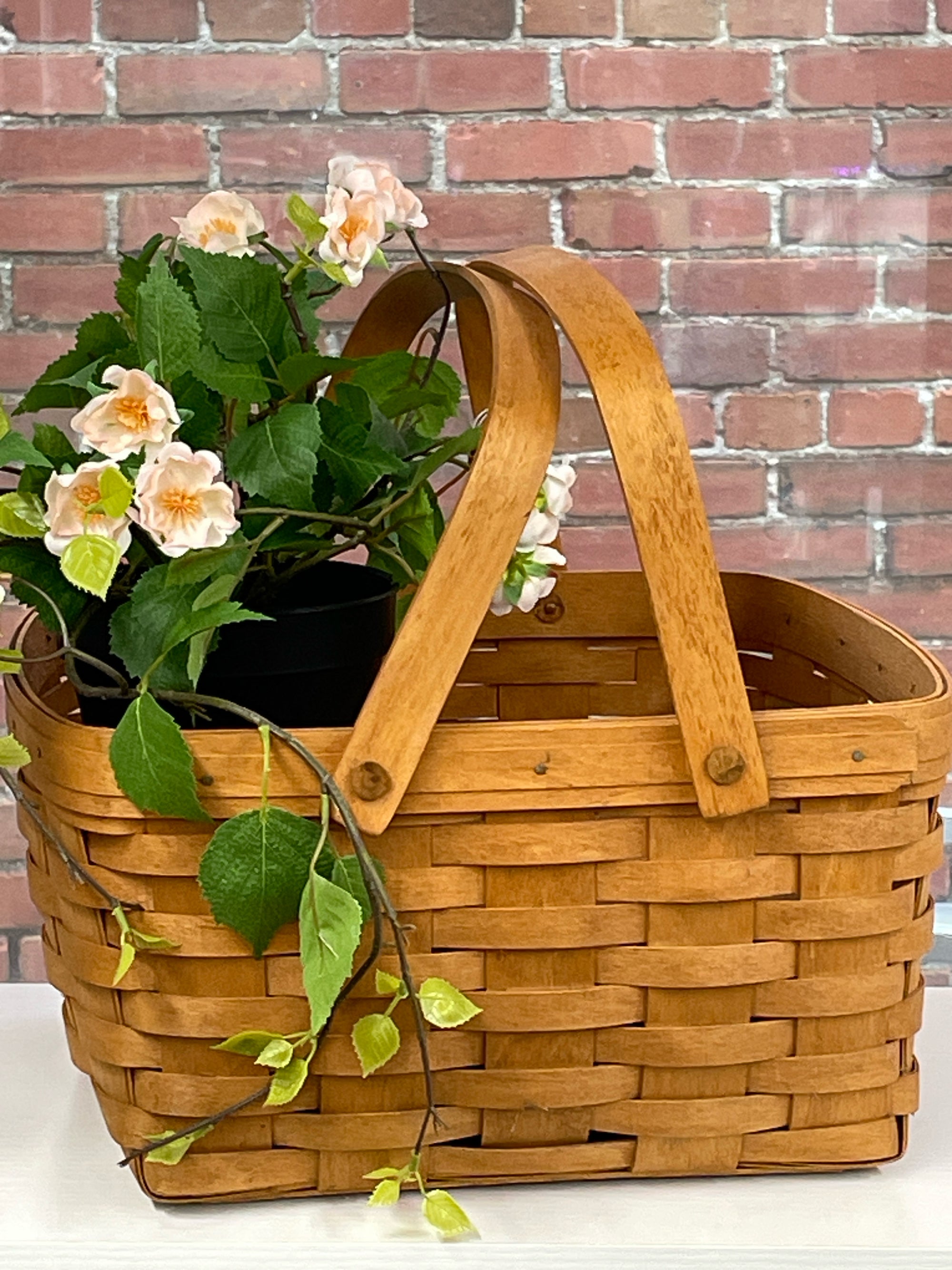 Basket & Pie Shelf