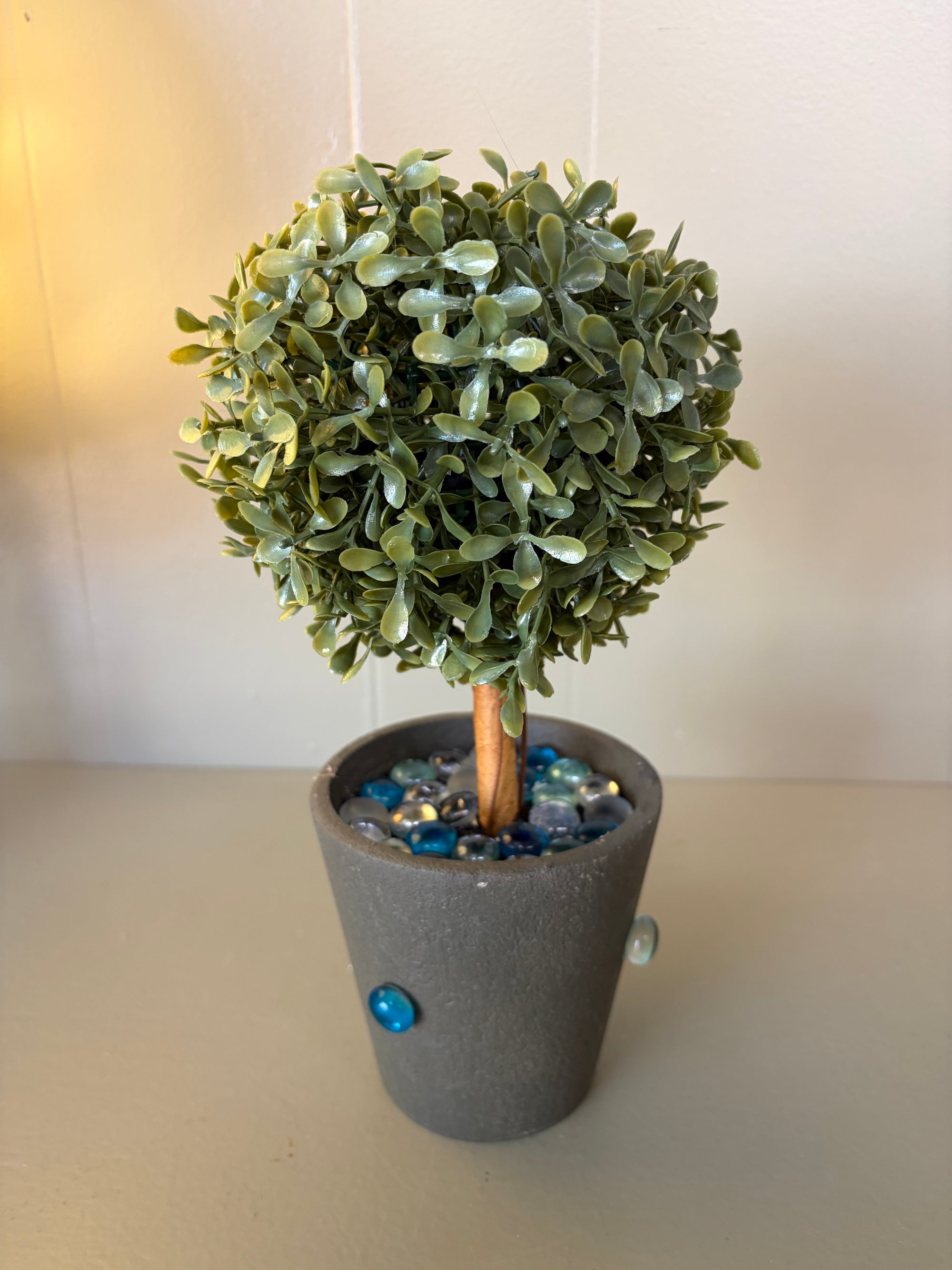 Round Faux Hedge