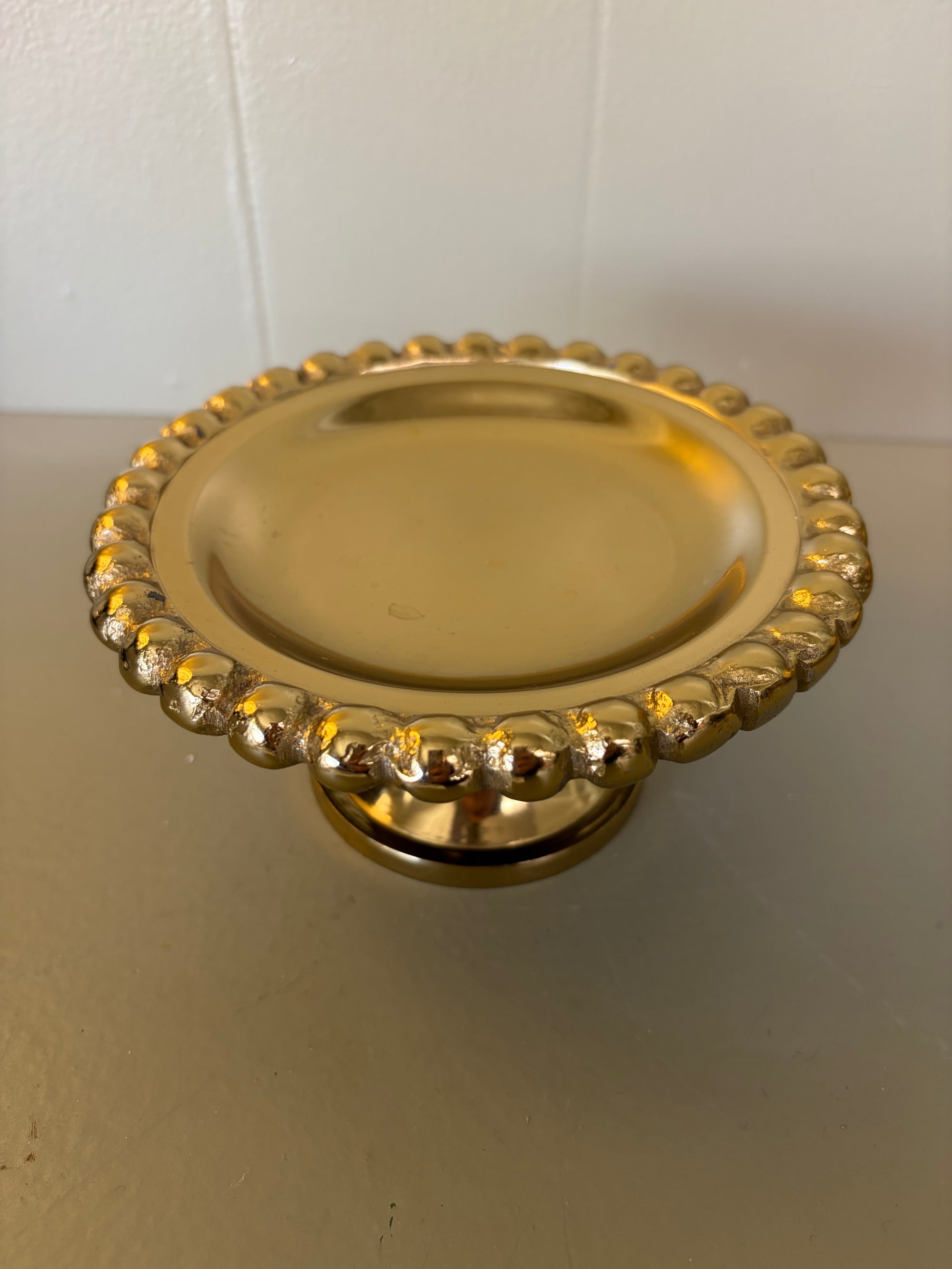 Gold Pedistool