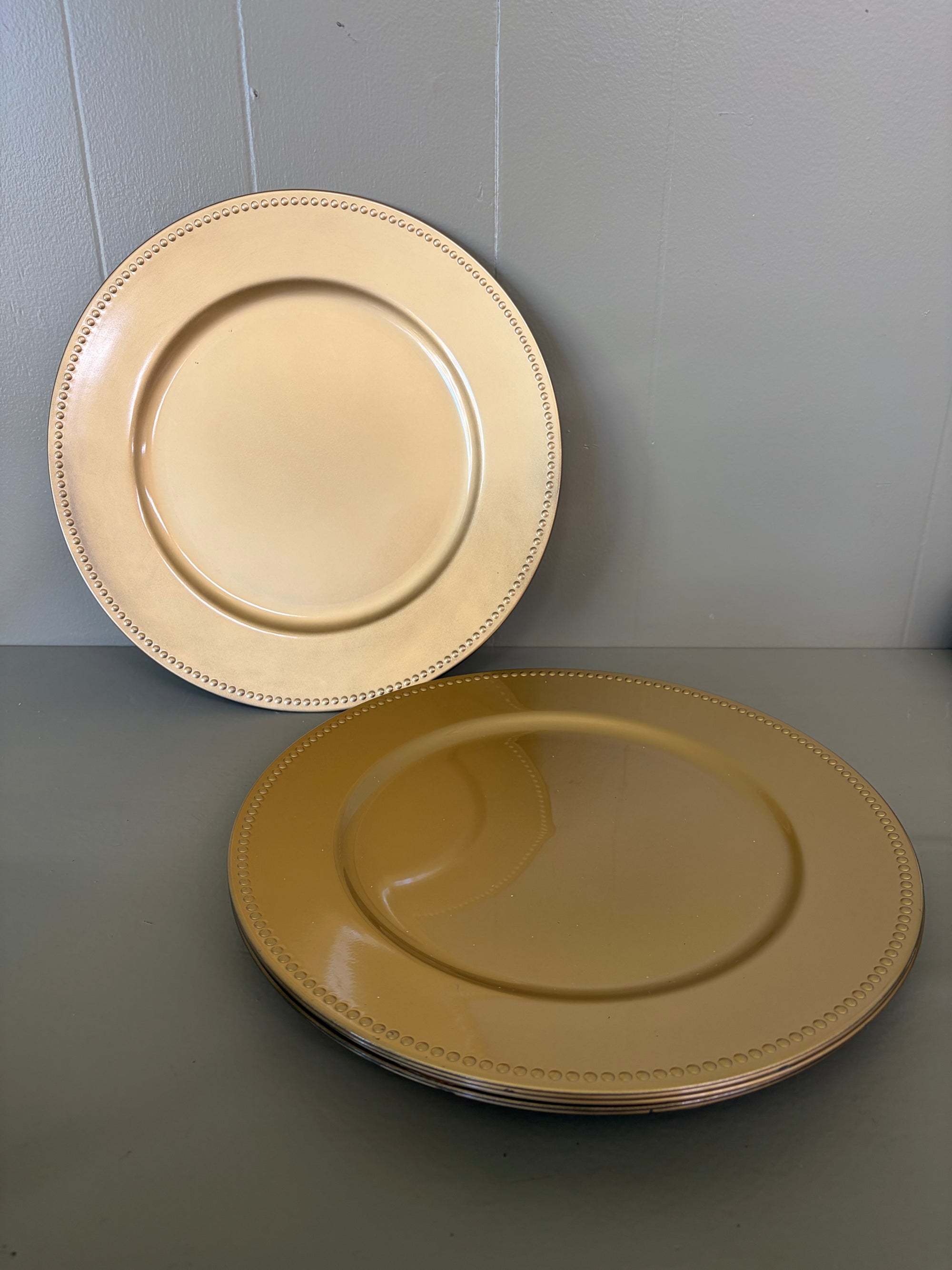 Gold Plastic Plate Set, 6 pc set