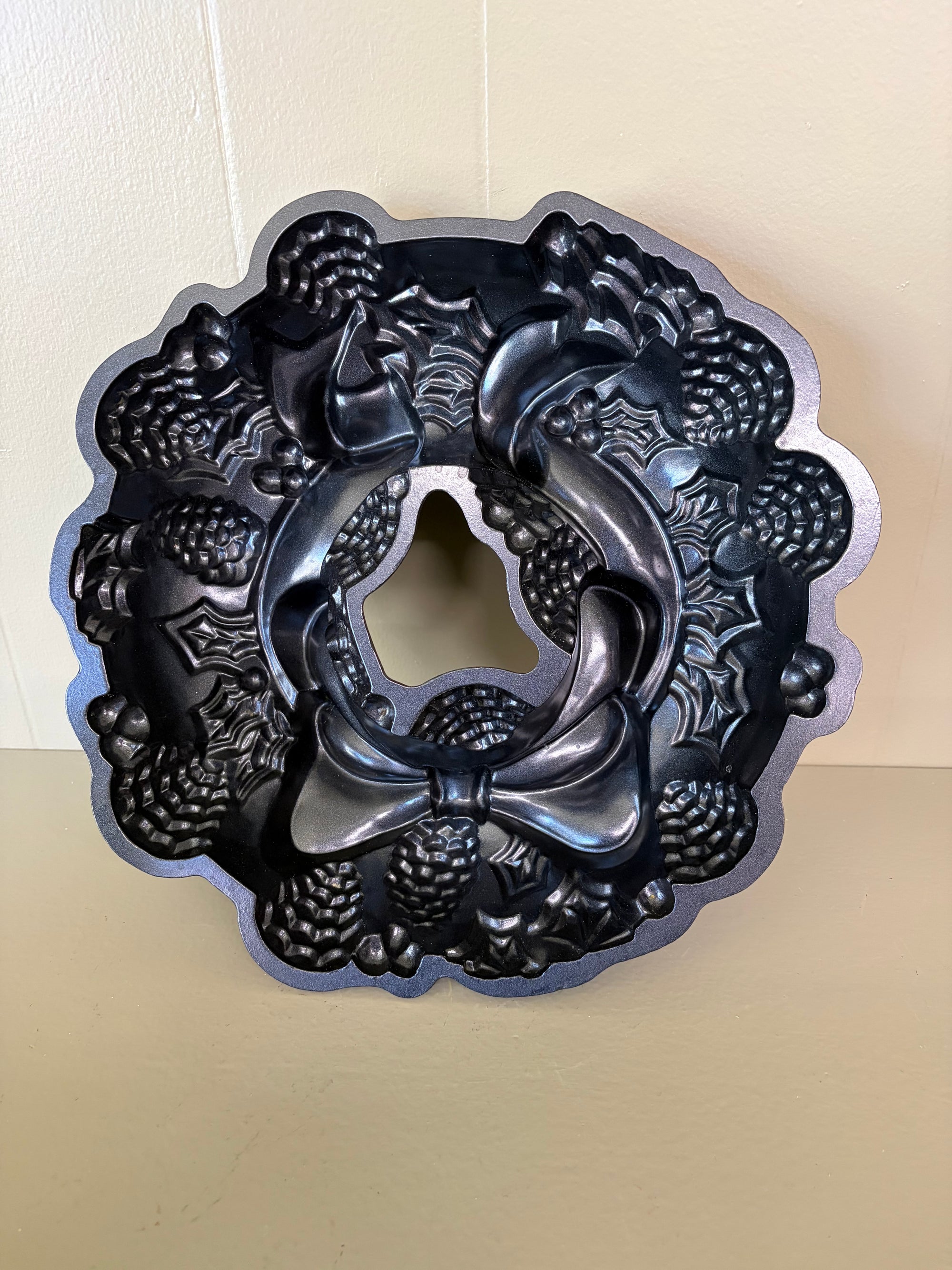 Wreath Bundt Cake Pan