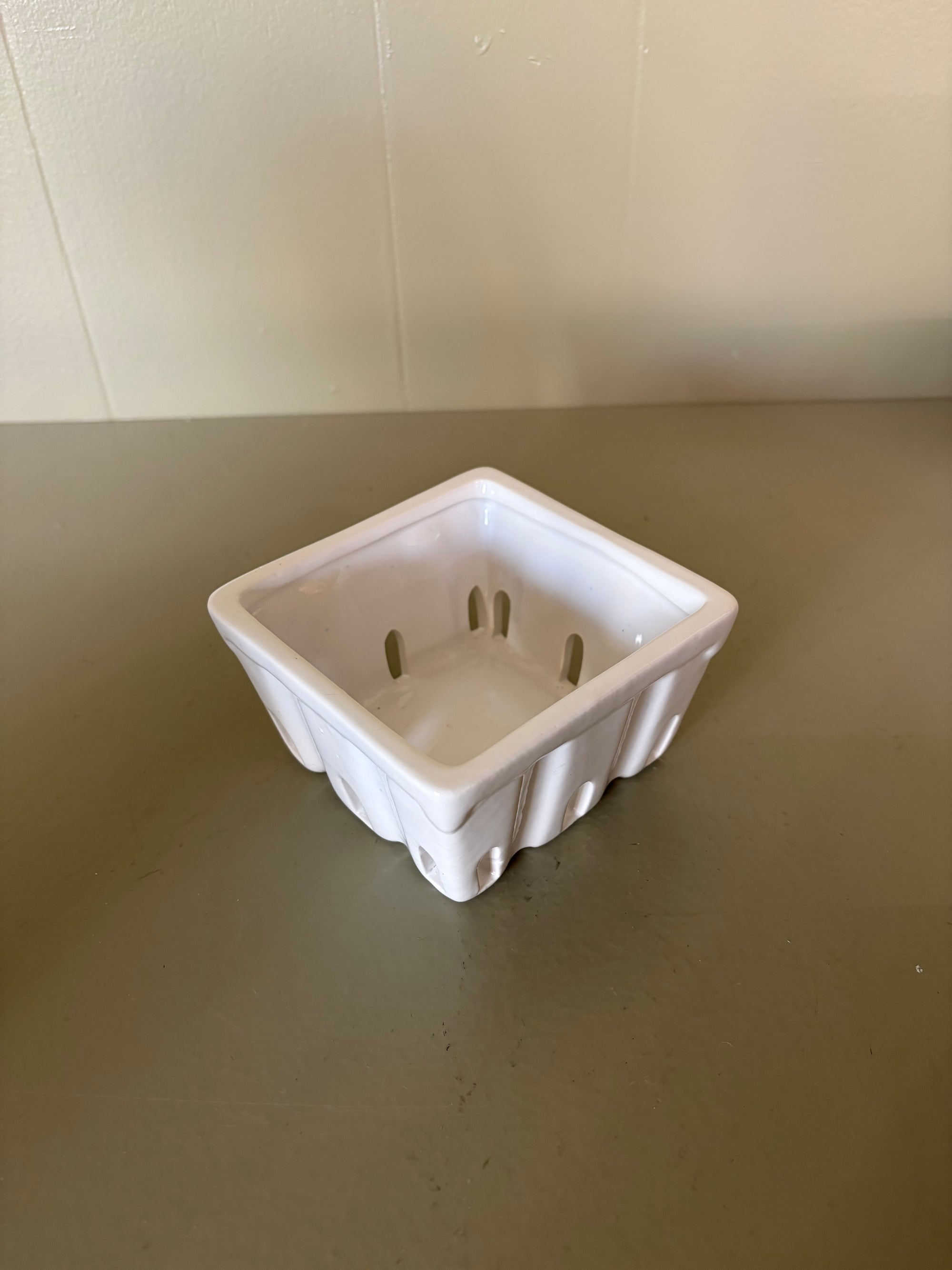 Ceramic Berry Dish