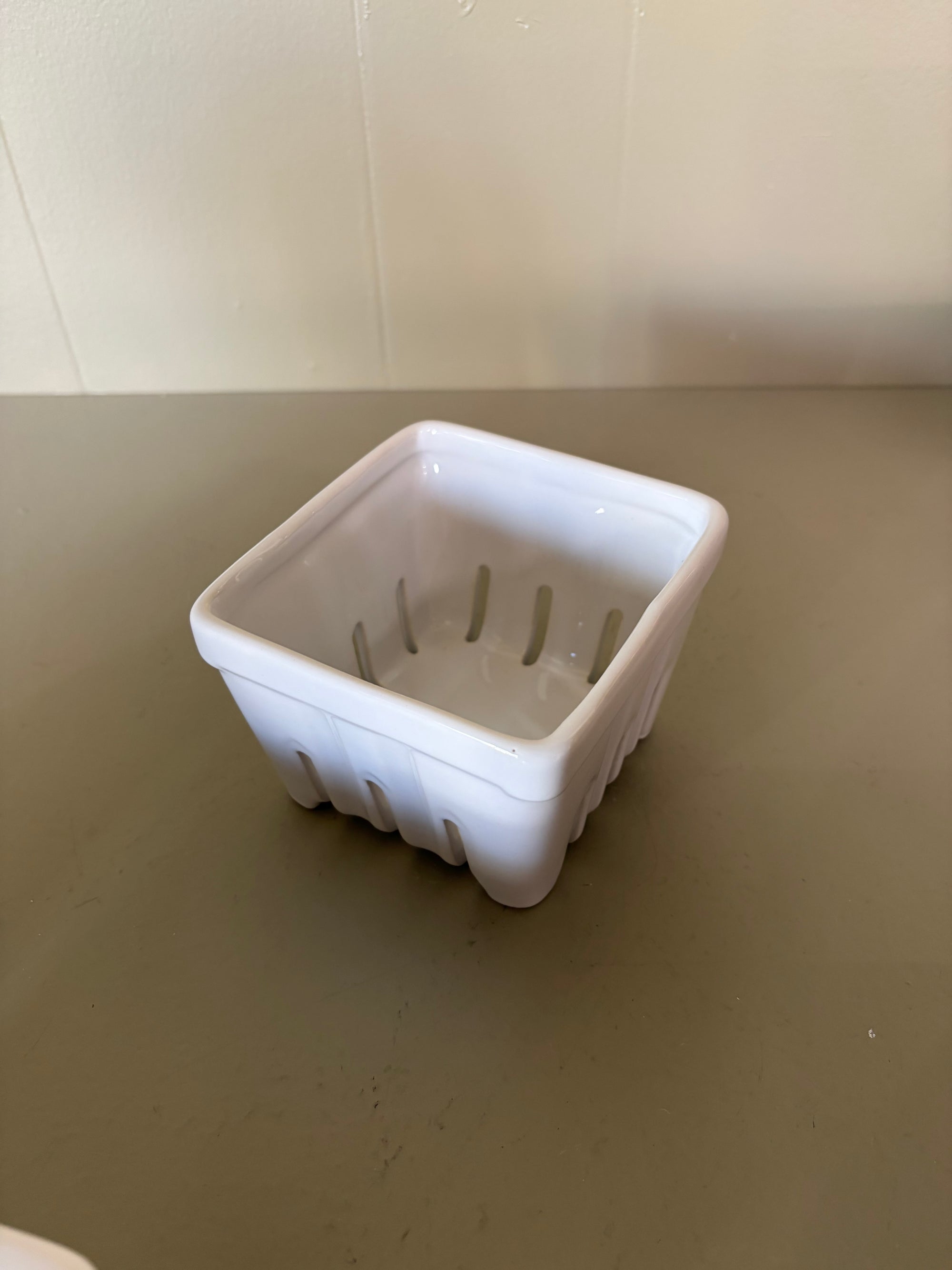 Ceramic Berry Dish