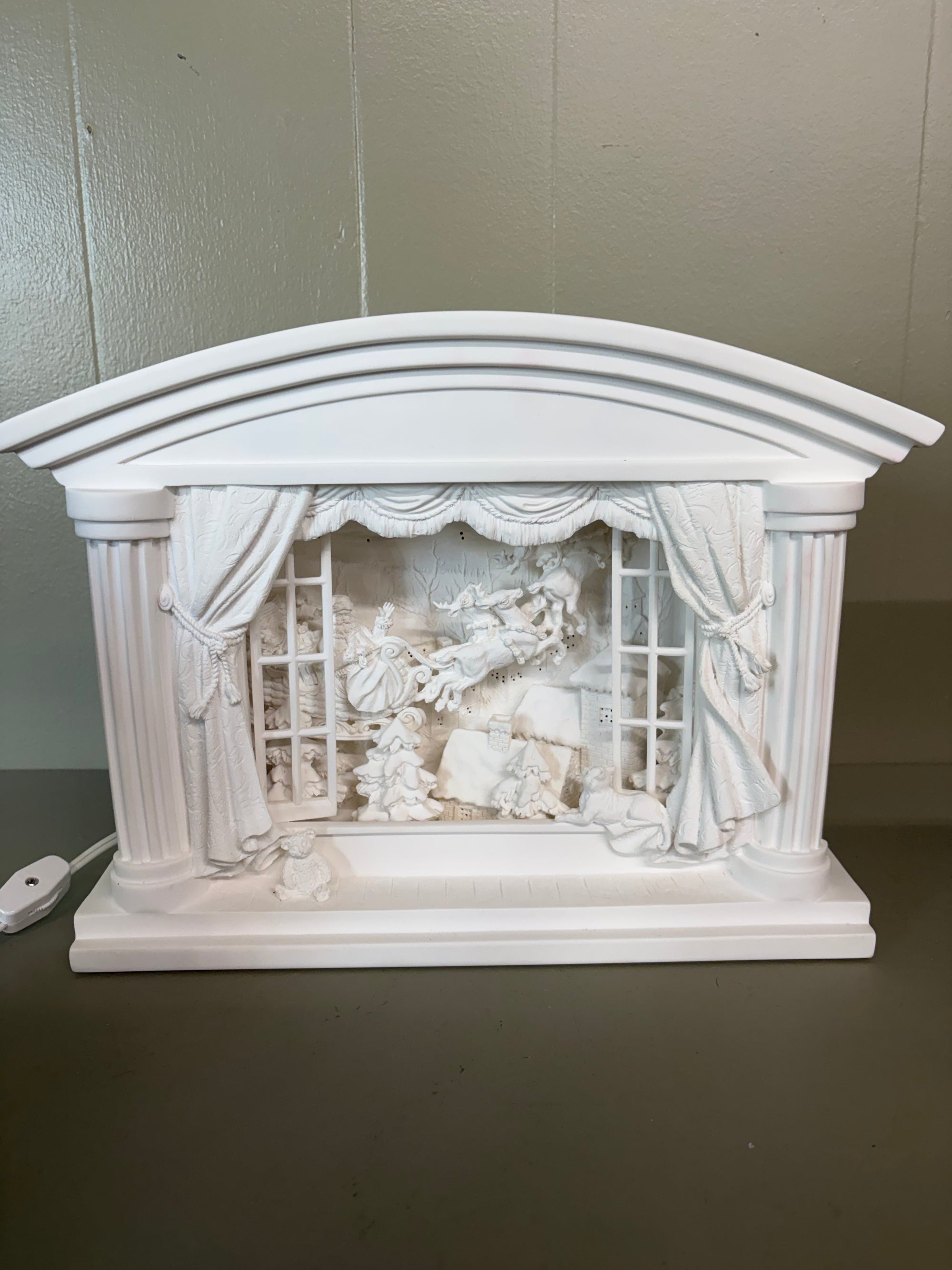 Dept. 56 Porcelain Lighted Scene