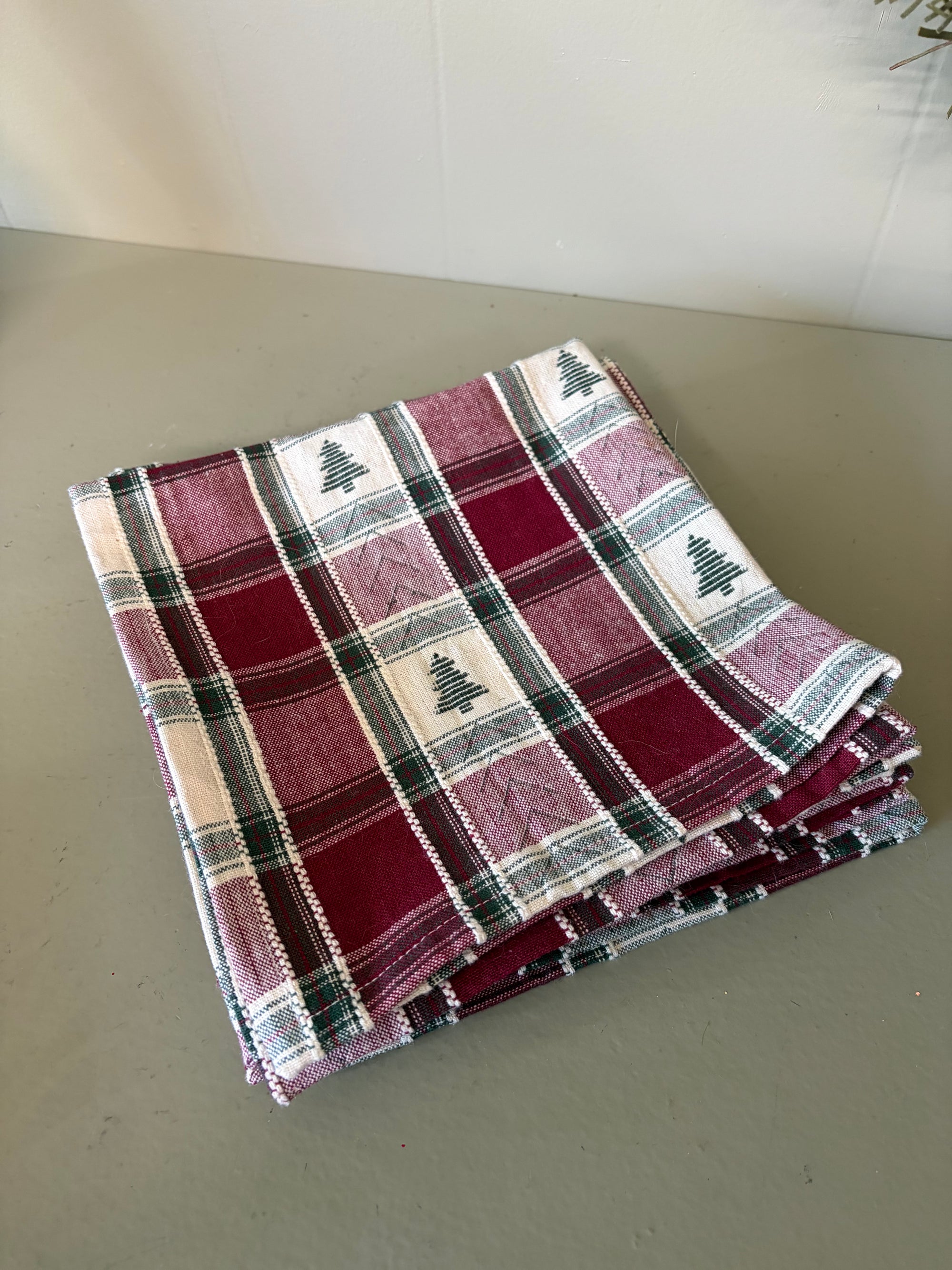 Plaid Linen Set, Set of 4