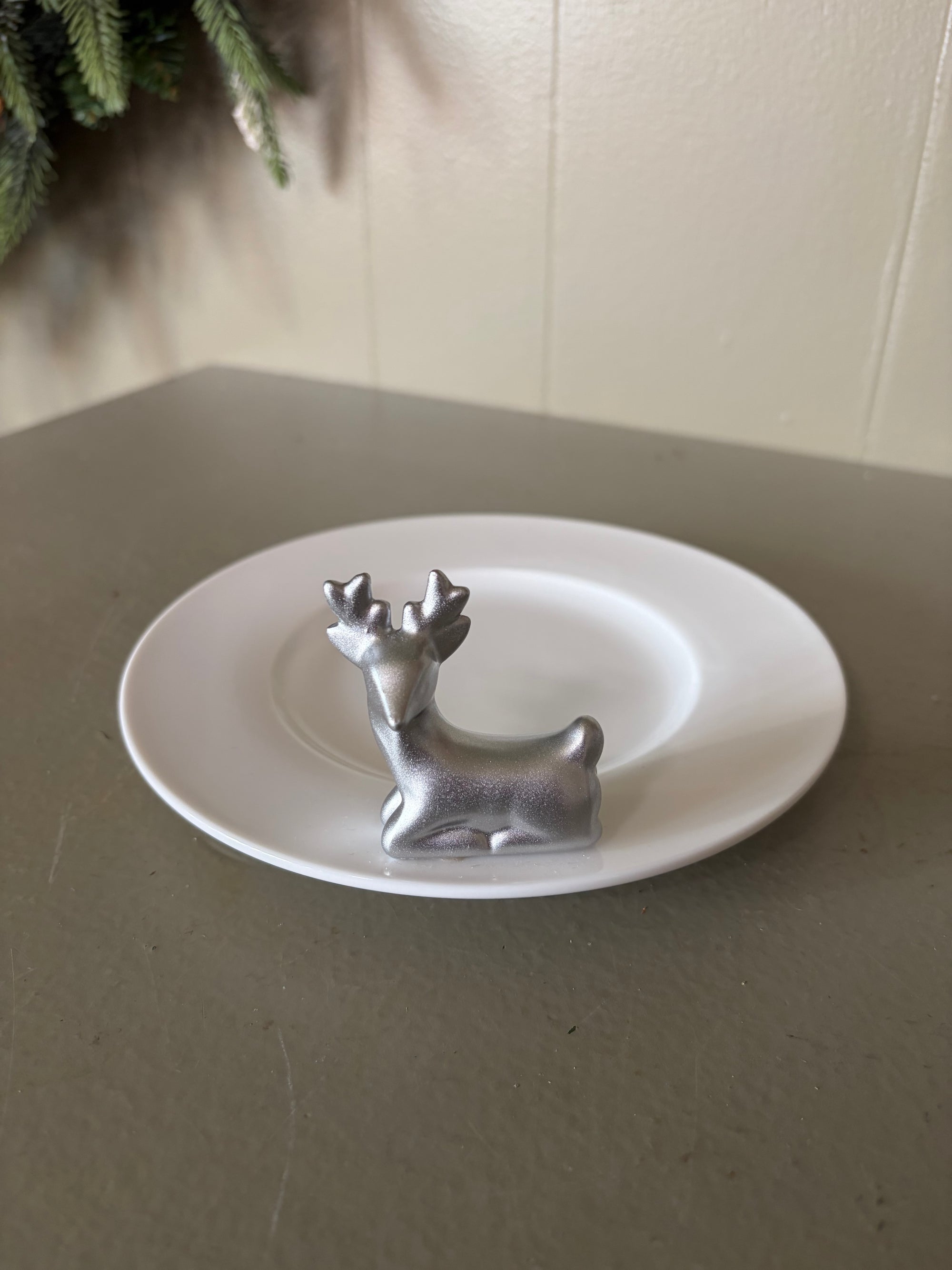 Sitting Deer Plate