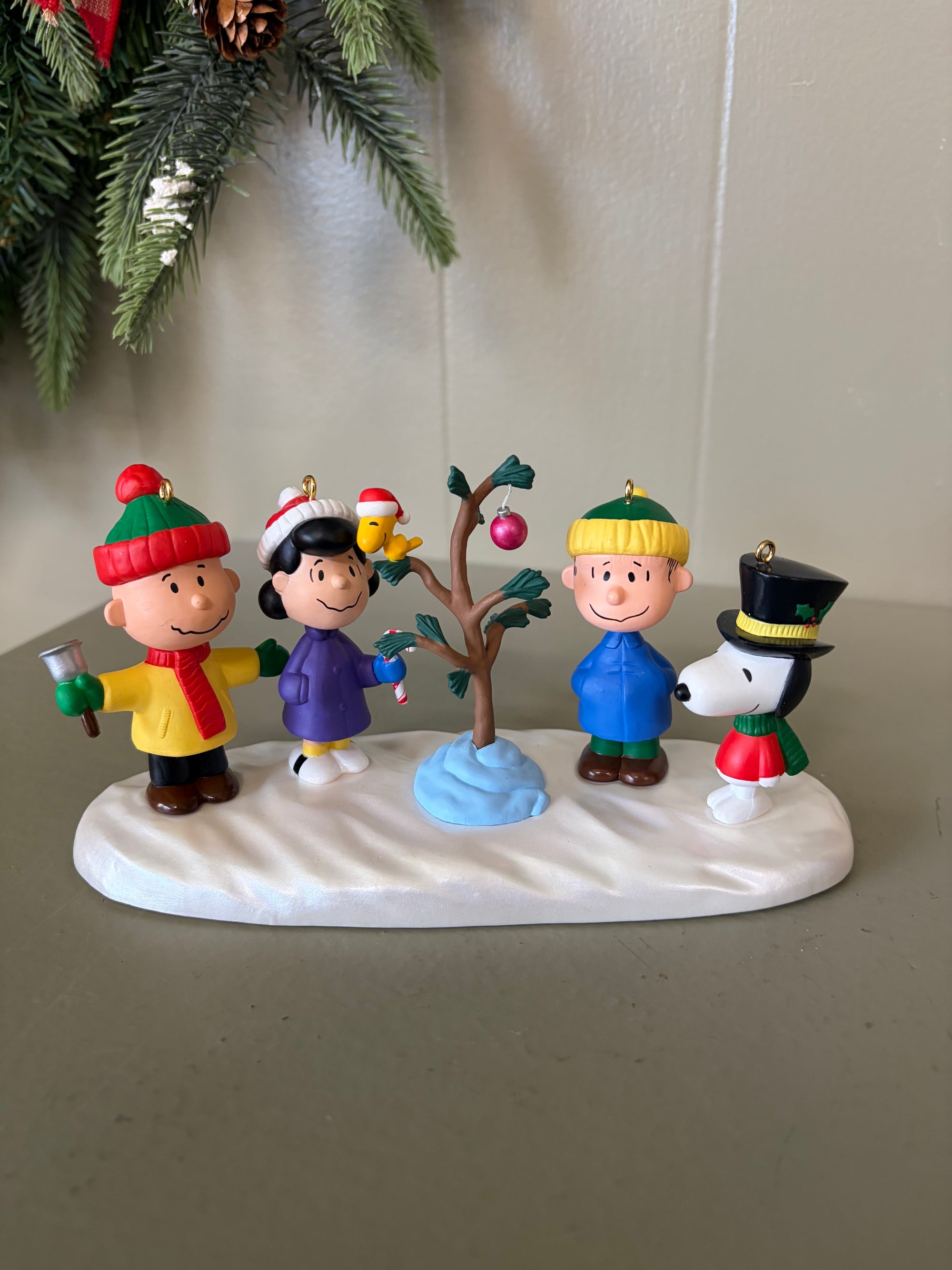 Peanut Ornament Set, 5 pc set