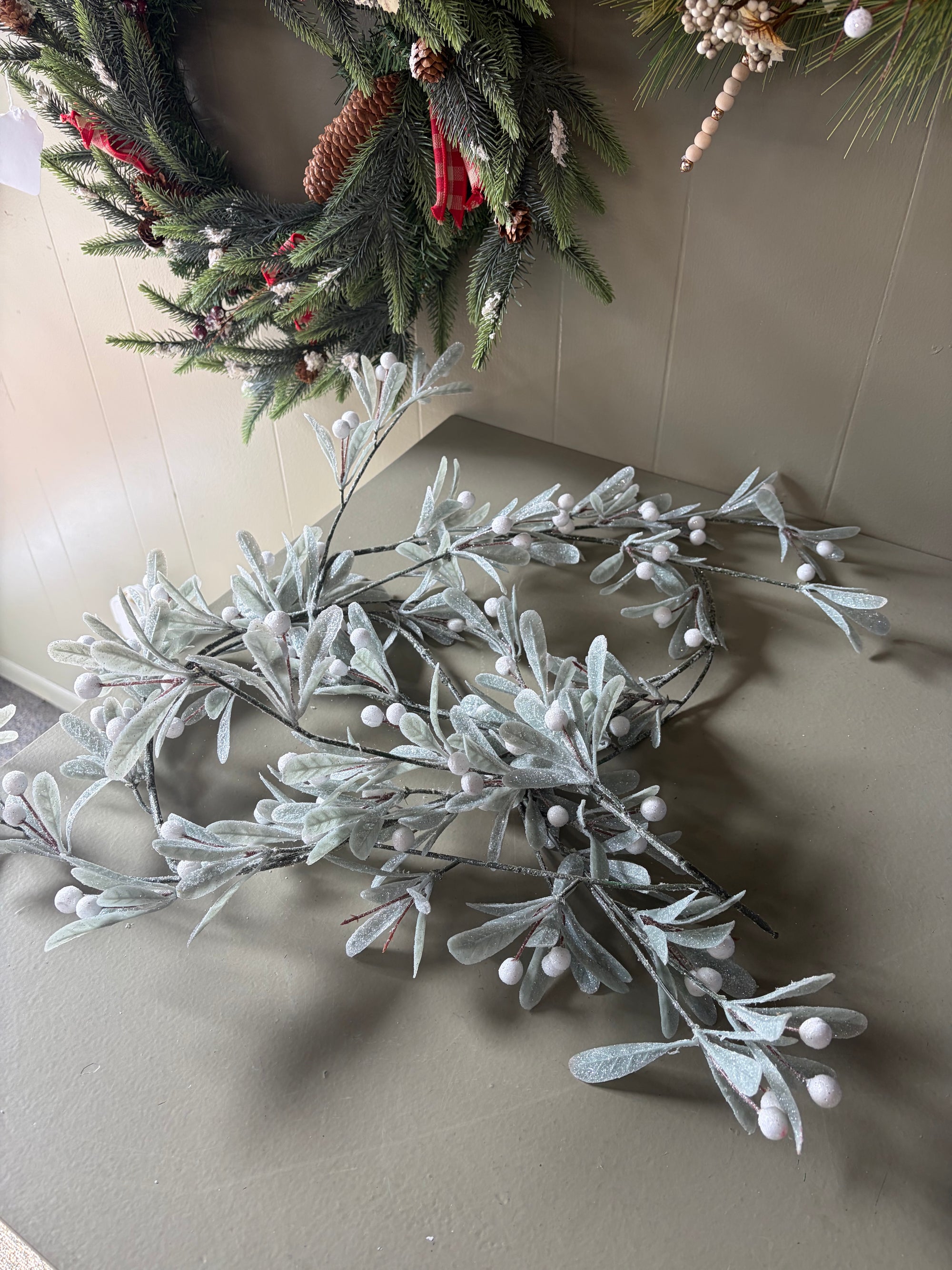 Glitter Mistletoe Garland