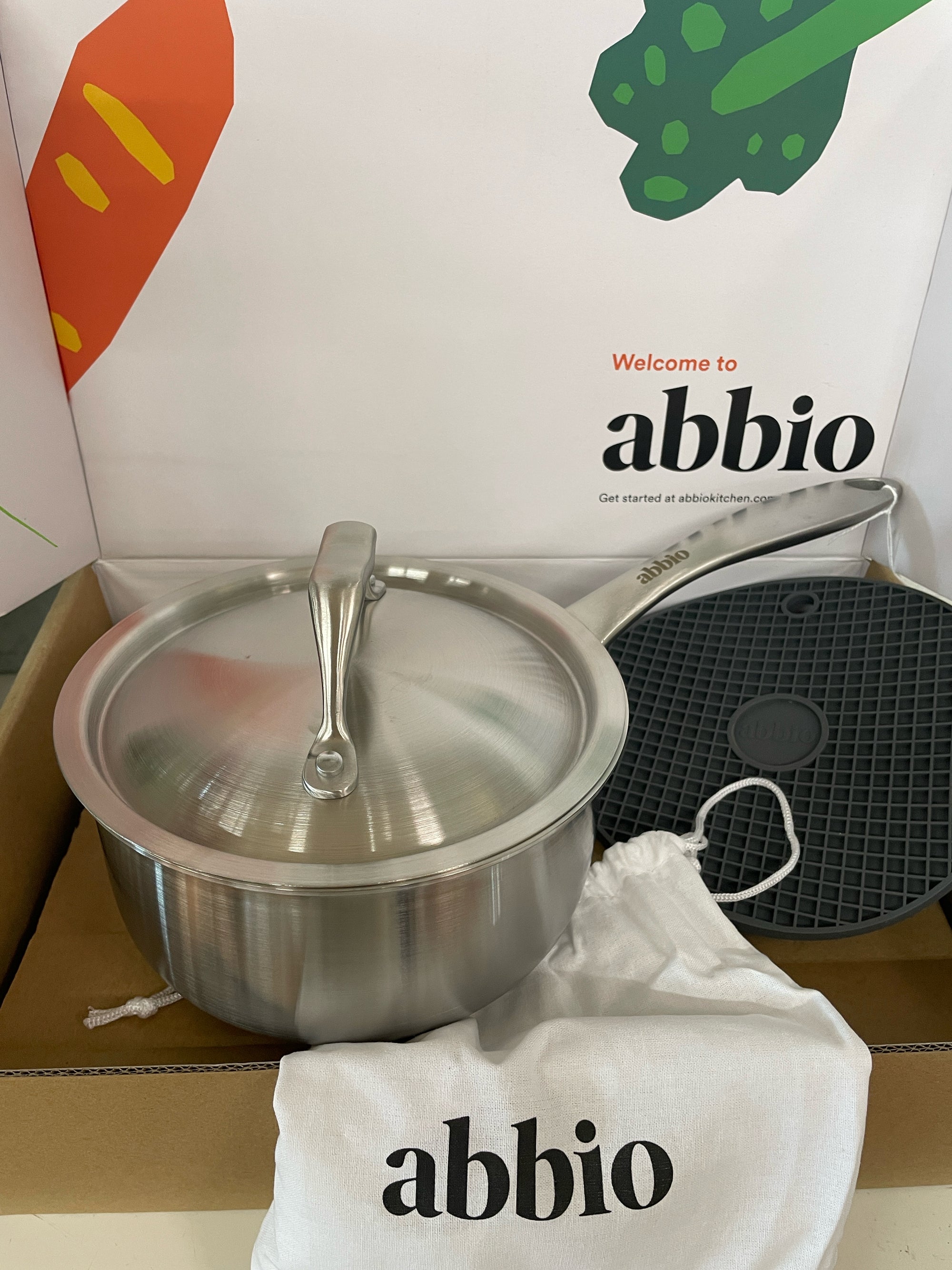 Saucepan with Lid, Trivet