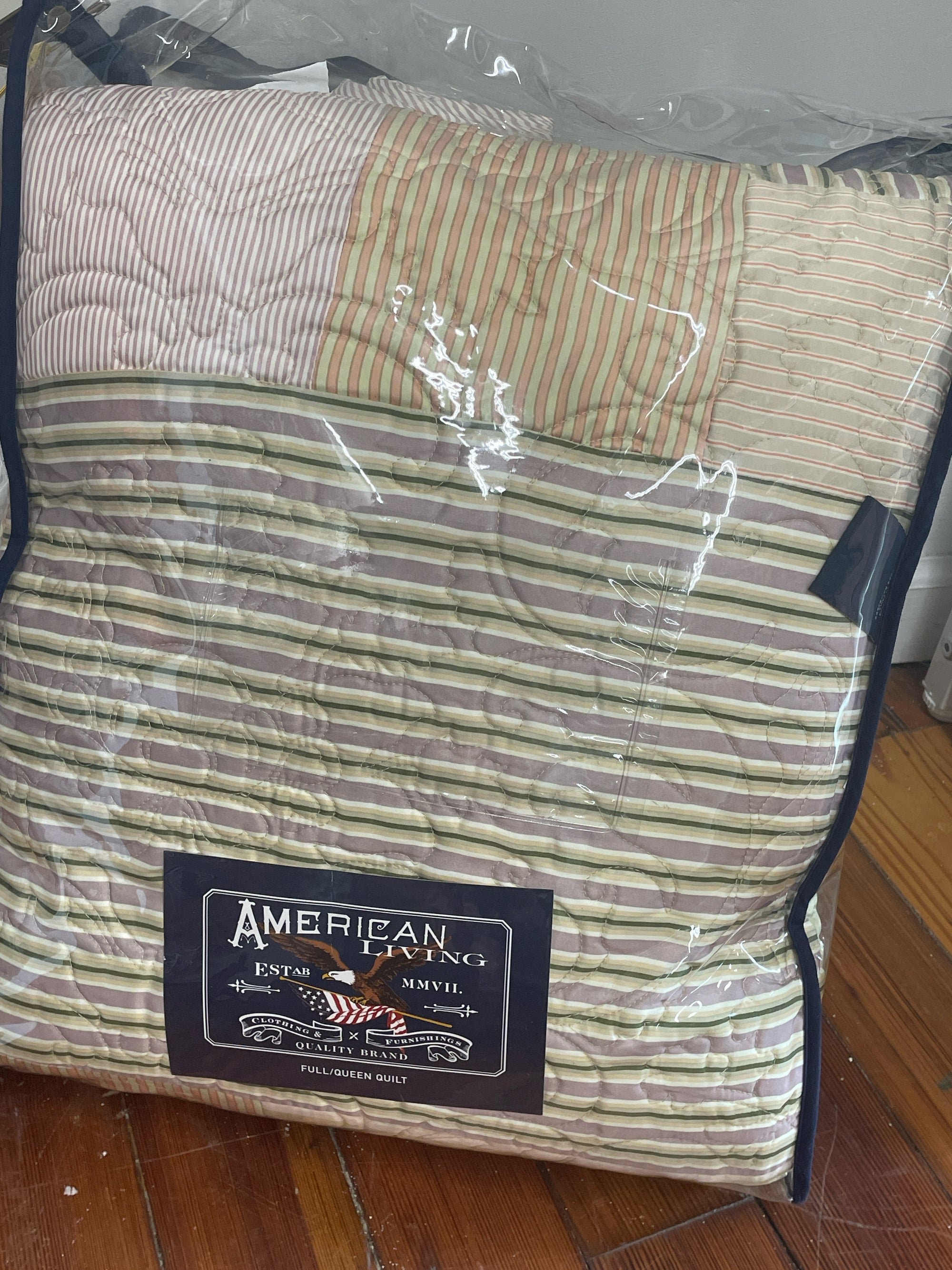 Full/Queen Comforter and Shams