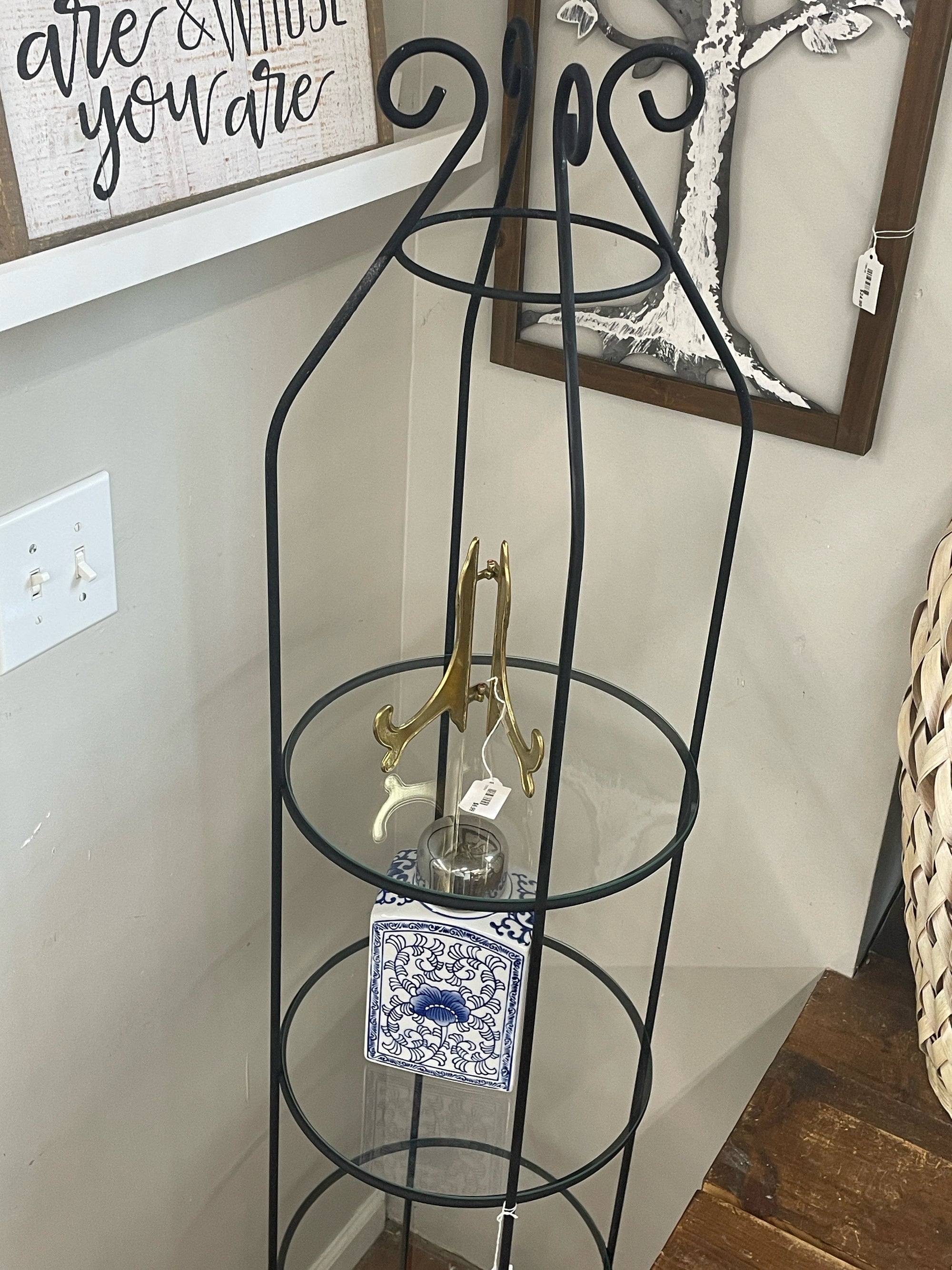 Etagere
