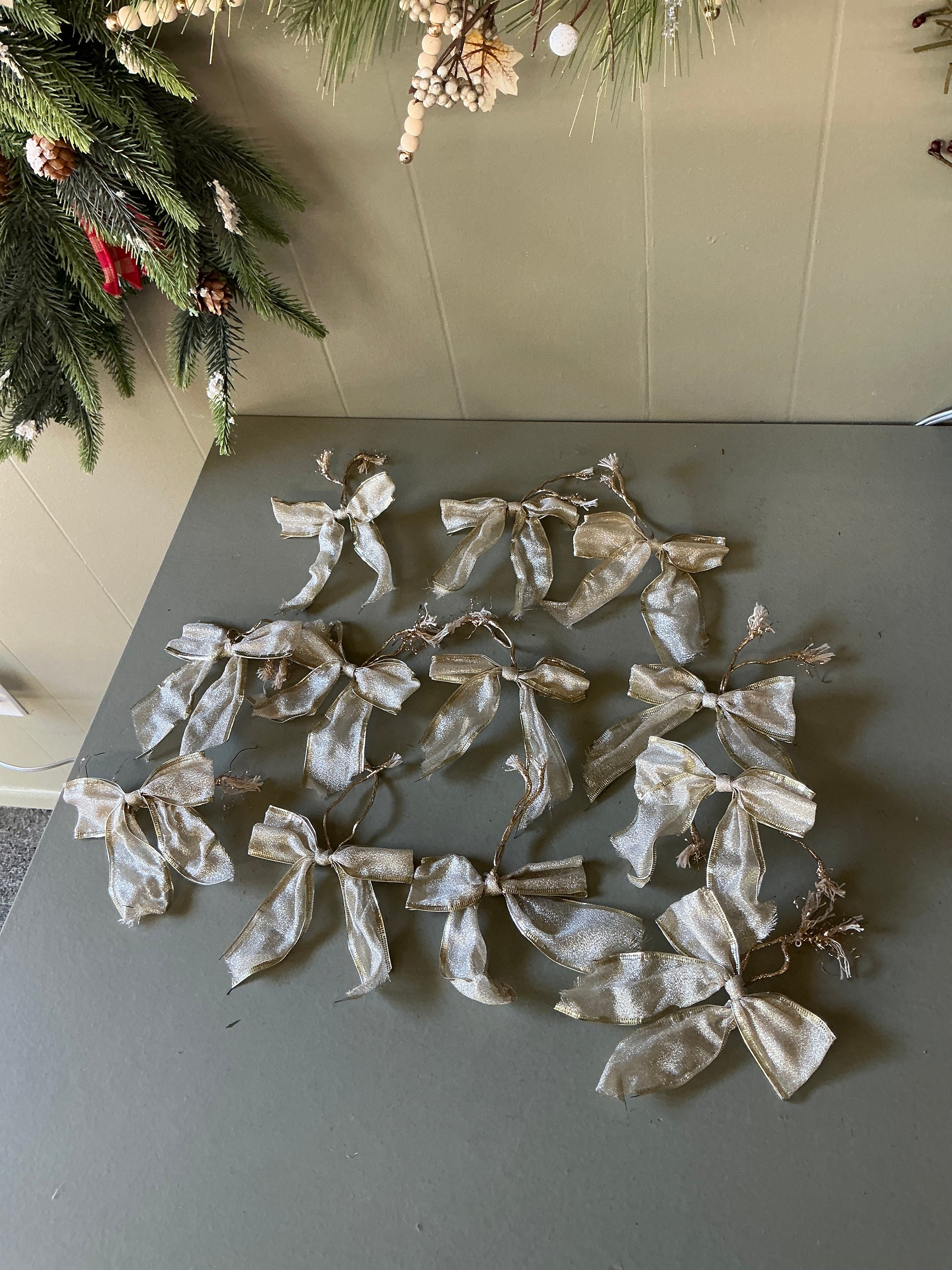 Gold/Silver  Bows, Set of 12