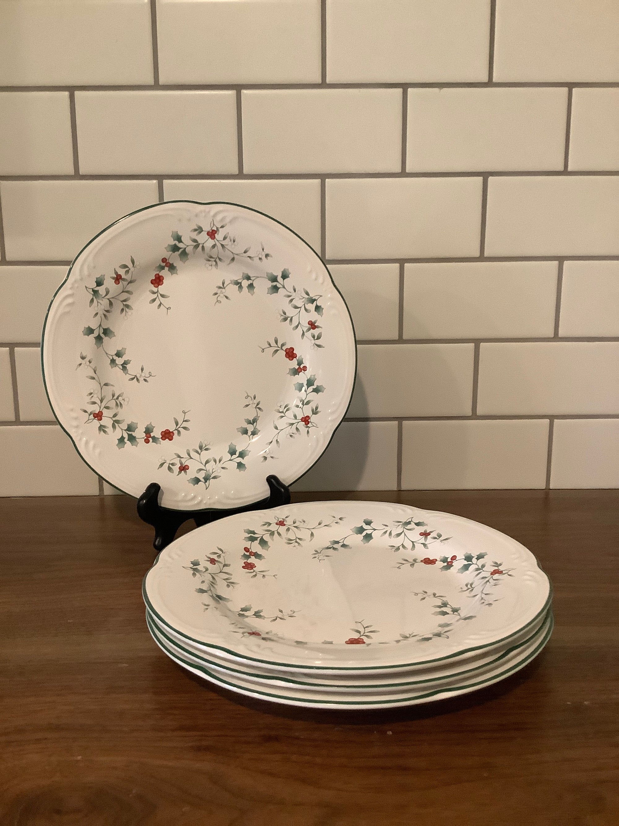 Pfaltzgraff  Dinner Plates, Set of 4
