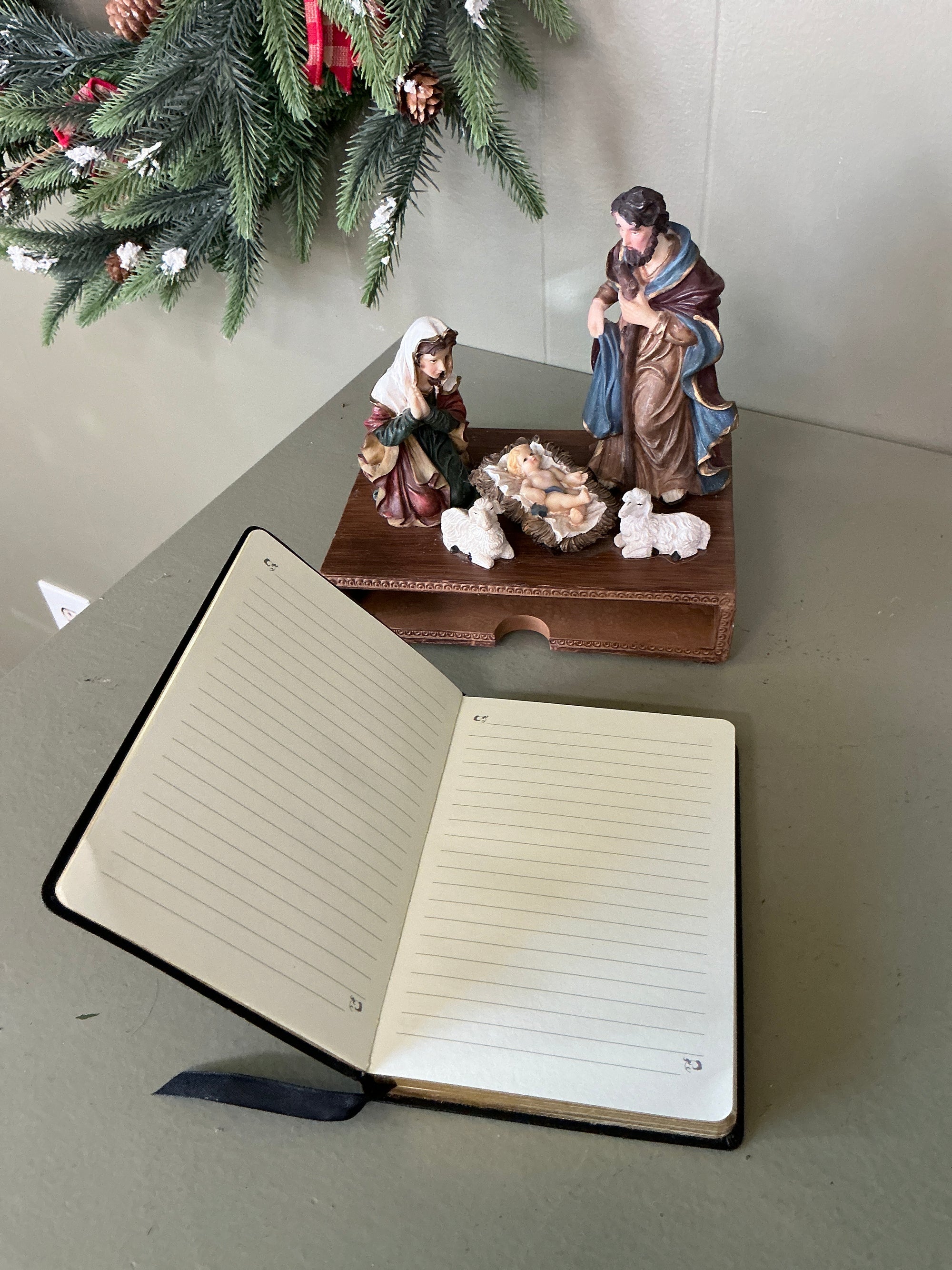 Christmas Memories Nativity, 2 pc set