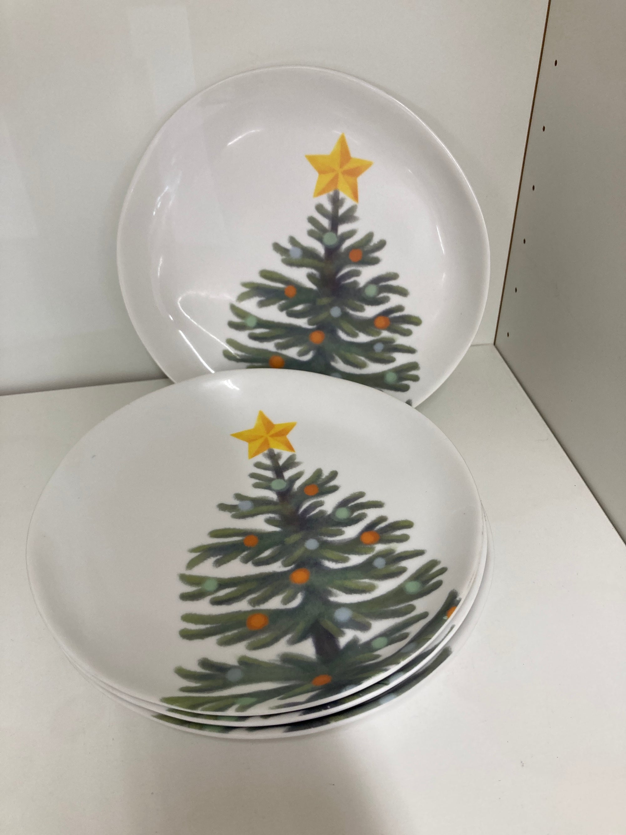 Plates, Set of 4