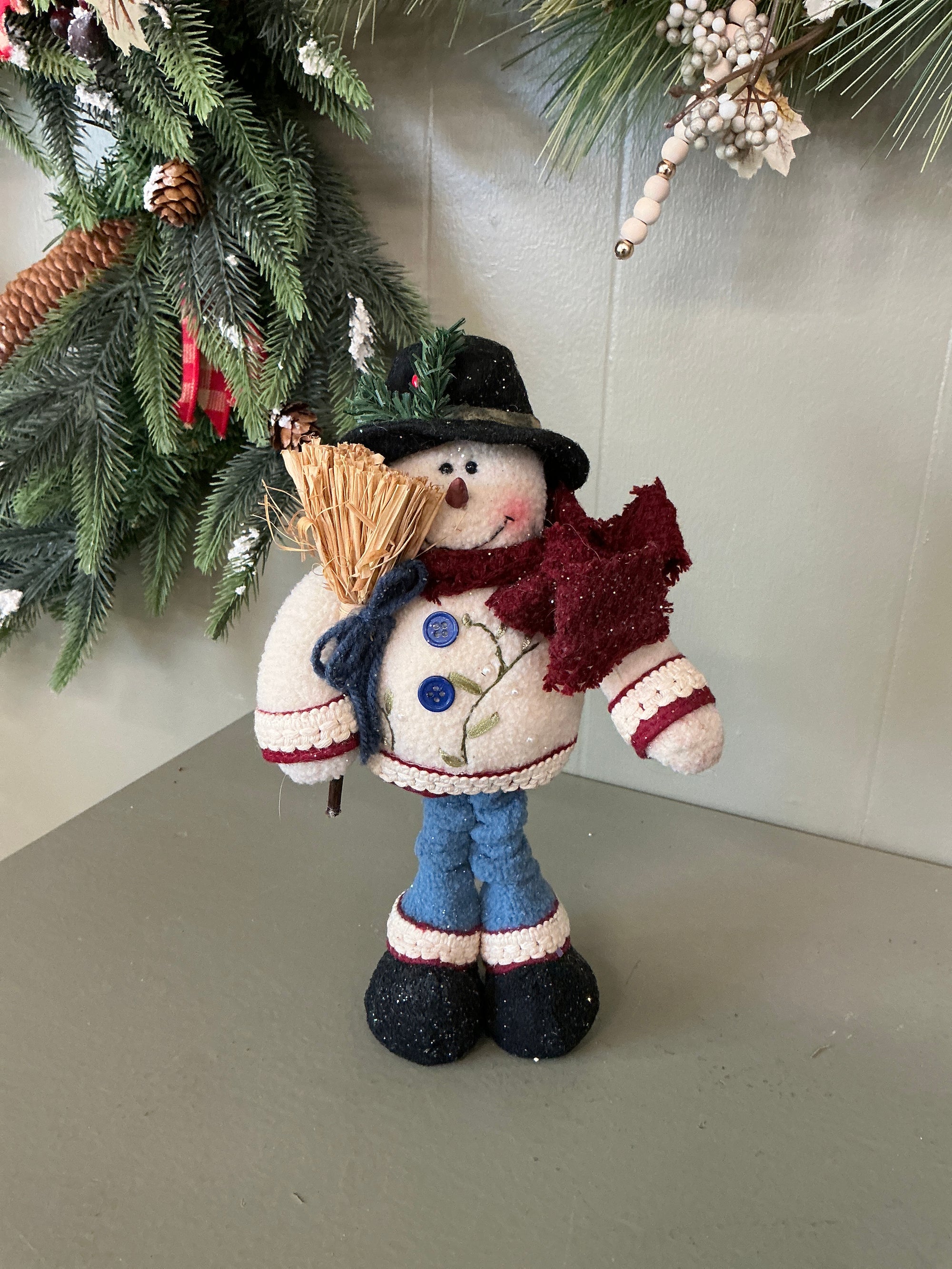 Mini Snowman w/ Broom