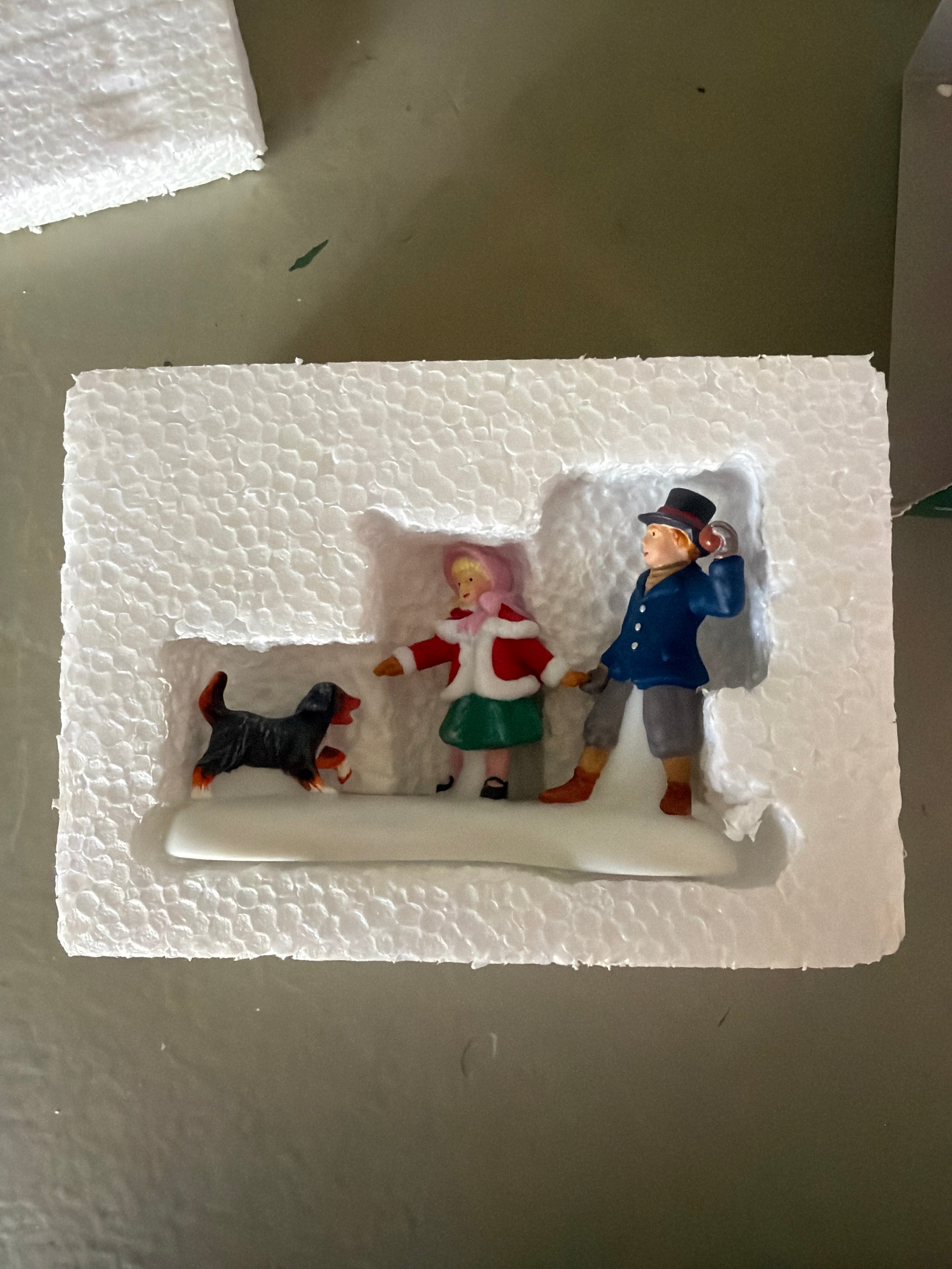 Dept. 56 Playing With a Puppy, Has Box
