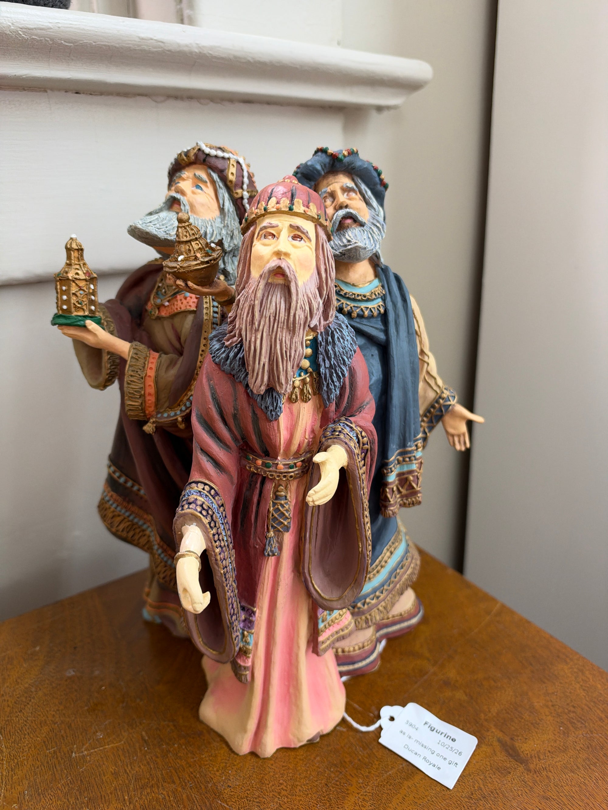 Ducan Royale Figurine, as is- missing one gift
