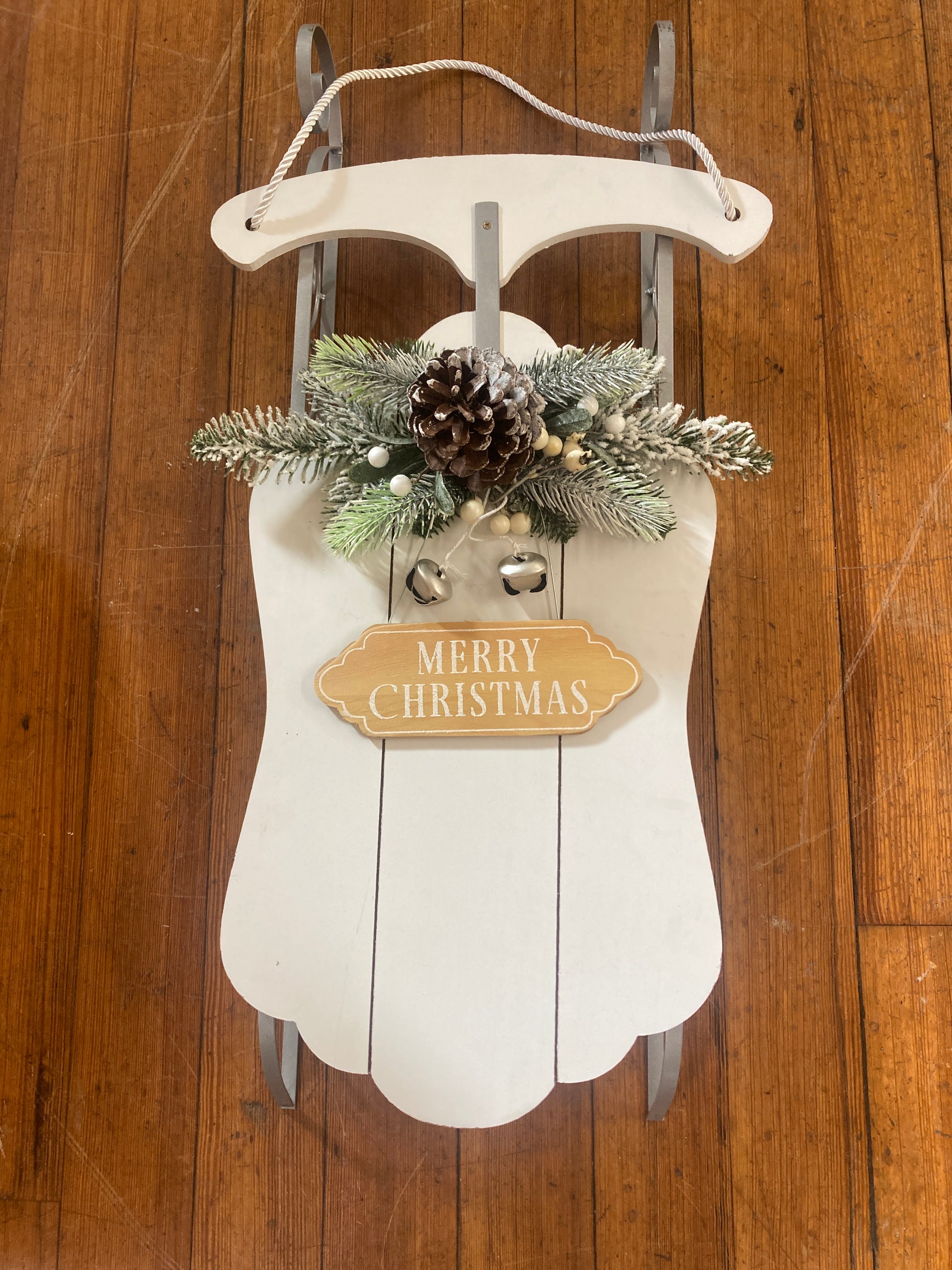 White and Silver Sleigh