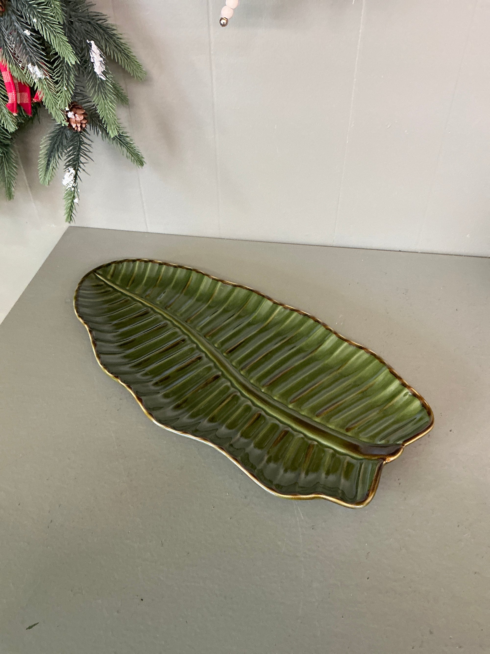 Green  Leaf Plate